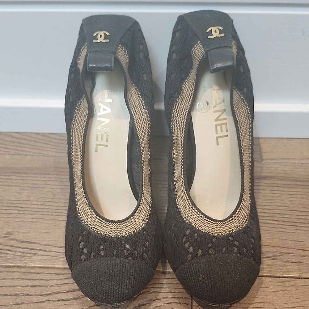 Chanel Black and Gold Heels with Luxurious Design - Size 36.5 / US 6.5